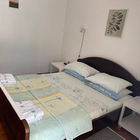 Apartments Topic & Krk Central Location Krk Town Exterior photo