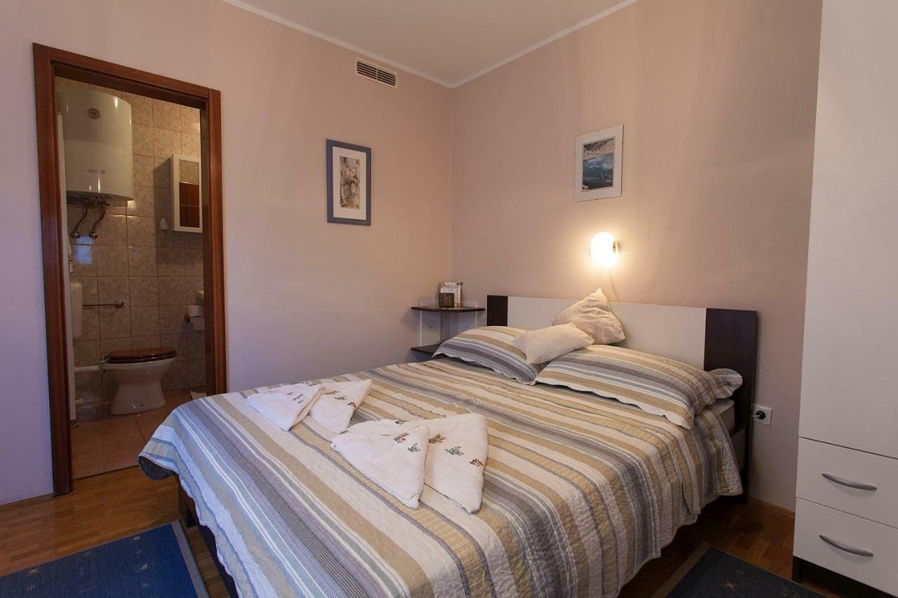 Apartments Topic & Krk Central Location Krk Town Exterior photo